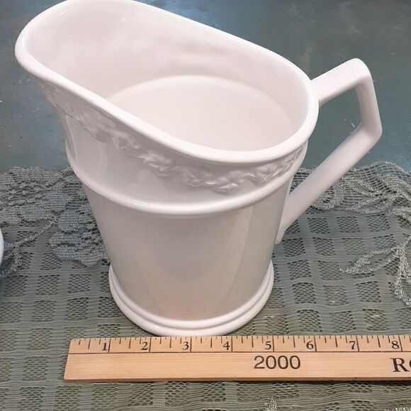 4 pc set of bath & bedroom white Martha Stewart ivy design items. - Picture 3 of 7